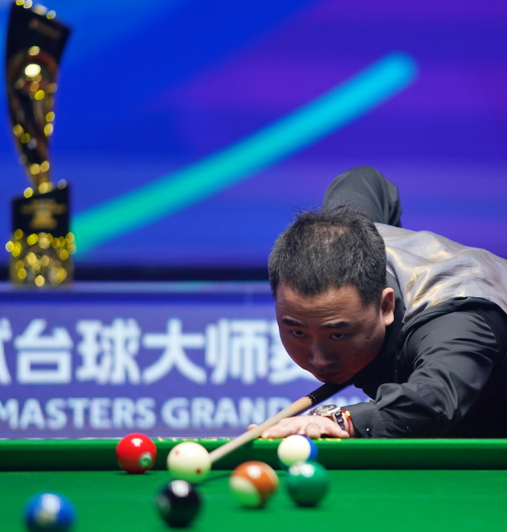 使得他在不 使得他在不